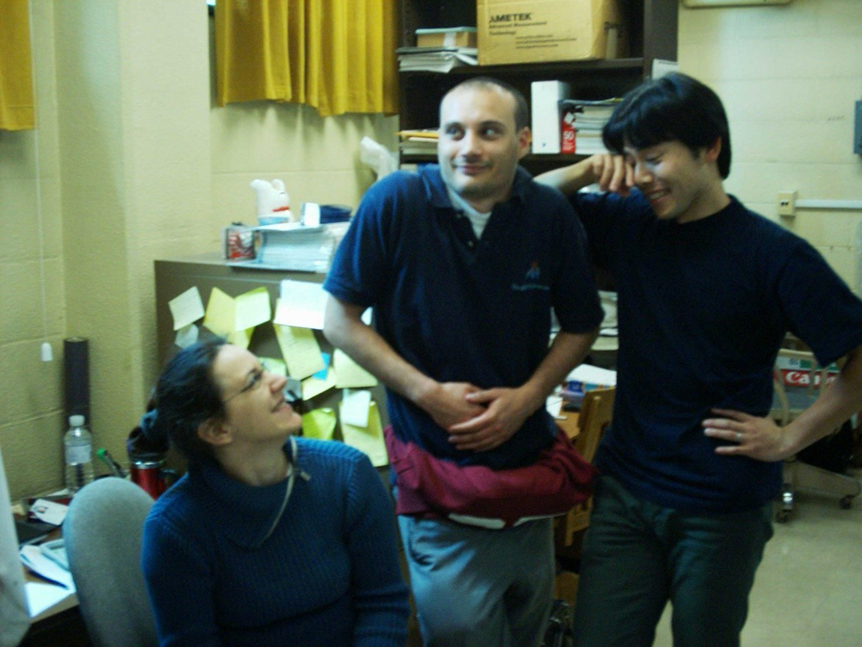 マクマスター大学の研究室での仲間とのお写真。