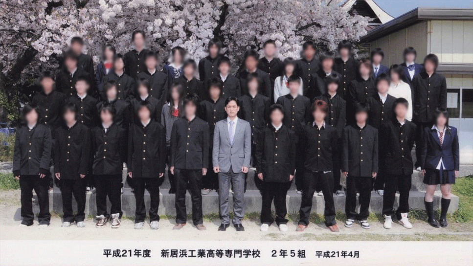 新居浜高専に初着任時の新学期集合写真。