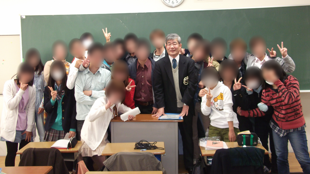 東京高専の教員として最後の年に、クラスの学生と撮った写真