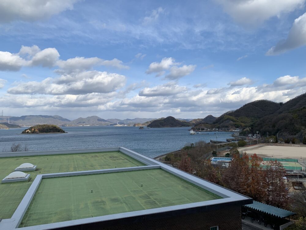 広島商船高専の研究室から見える瀬戸内海