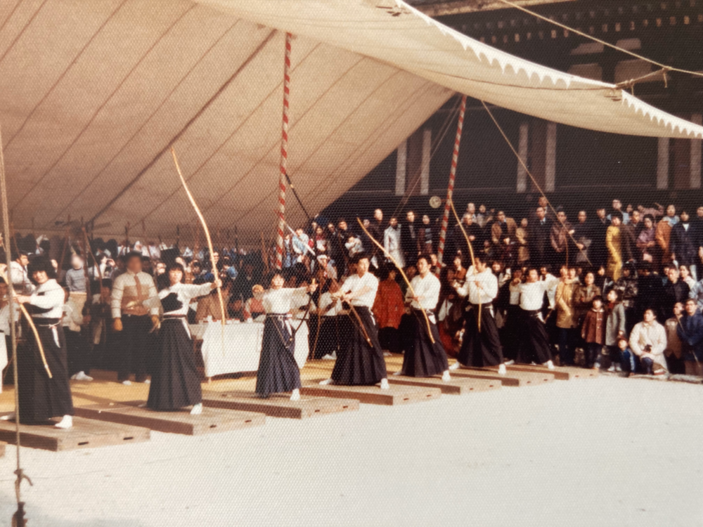 弓道部員として、京都三十三間堂大的全国大会に出場した際のお写真