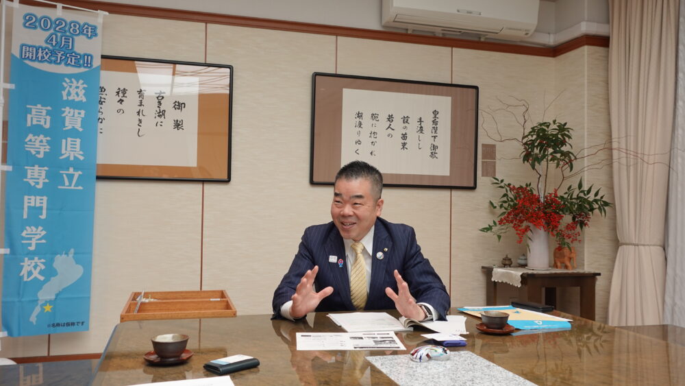 滋賀県知事
三日月 大造 氏