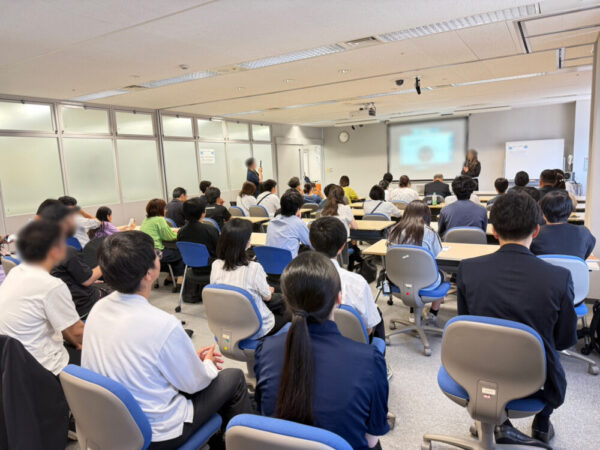 学校説明の様子