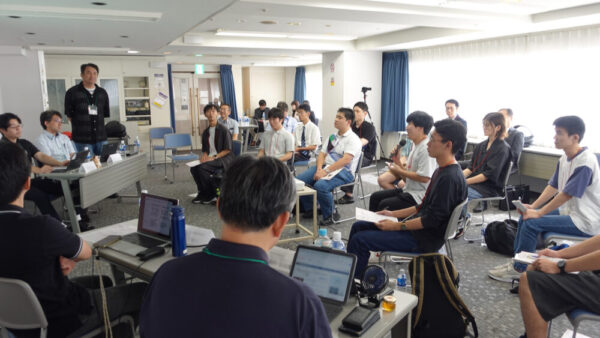 パネルディスカッション1での、学生とパネラーとの質疑応答の様子