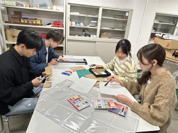 アドベントカレンダー制作の様子