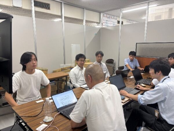 豊田市役所、電気会社との実証実験に関する打ち合わせの様子（2025年9月4日）