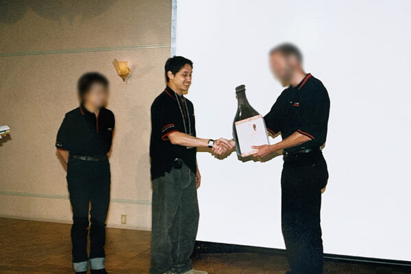 保守部第一課 課長として表彰を受けたときの村山