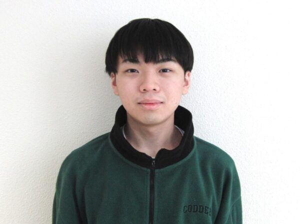 制御・回路担当の安達さん