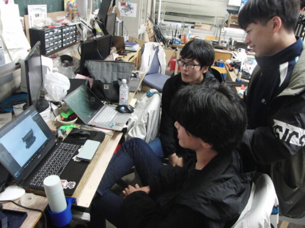 部品設計の様子