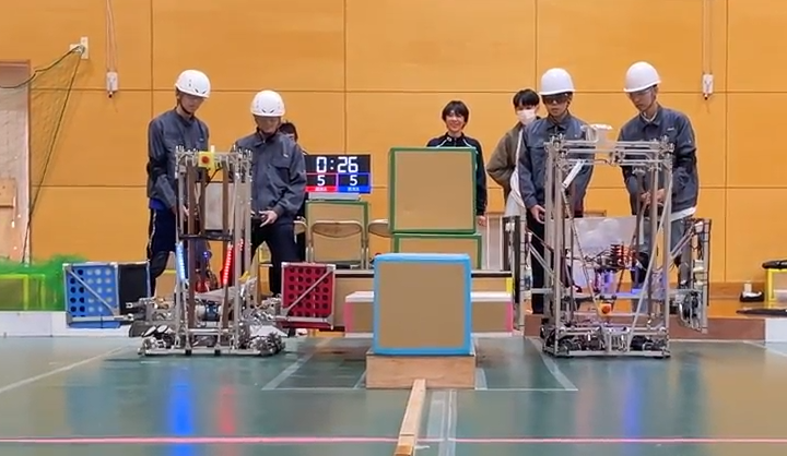 全国大会前のAチームとBチームでの部内戦の様子。強豪校対策として、共有ボックスの中で1番長いボックスEの取り合いを練習しています