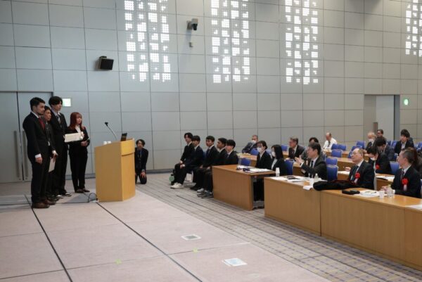 質疑応答では、審査委員長の川島宏一氏（筑波大学 システム情報系 社会工学域 教授）からの質問もありました