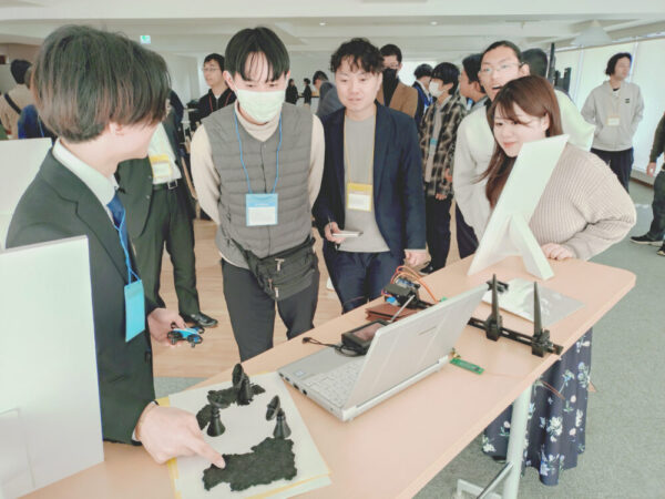 GOROチームのポスターセッションの様子