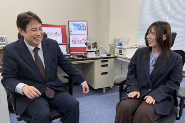 対談中のHinakiさんと北風先生