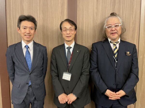 杉野会長、國枝校長、長谷川先生