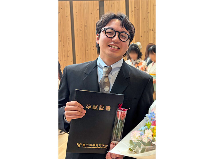 「努⼒は夢中に勝てない」。韓国留学と経営学を経て、“好き”を突き詰める未来へのサムネイル画像