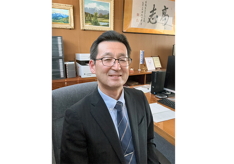異分野を掛け合わせると、新しい発見に──校長になった今も、社会に役立つ技術を追い続けるのサムネイル画像