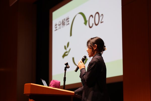 第3回高専起業家サミットでの岩本さんのピッチの様子